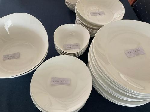 IKEA DESIGN SKYN SERVIES 21986, Huis en Inrichting, Keuken | Servies, Gebruikt, Compleet servies, Porselein, Ophalen