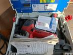 Atelier complet à vendre – outils, machines, tissus