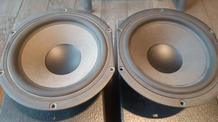Paire de subs Hertz ES300 700W 4 ohm, Auto diversen, Autospeakers, Gebruikt, Ophalen of Verzenden