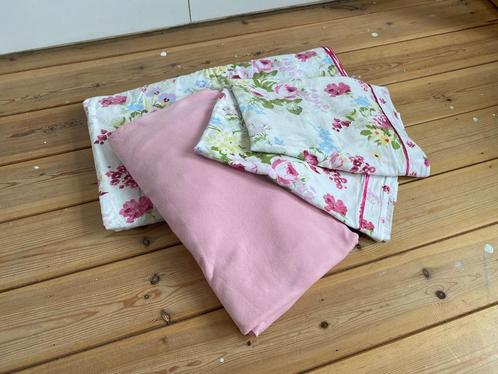 ESSENZA Beddengoed | Katoensatijn 200 x 240 | Roze - bloemen, Huis en Inrichting, Slaapkamer | Beddengoed, Zo goed als nieuw, Dekbedovertrek