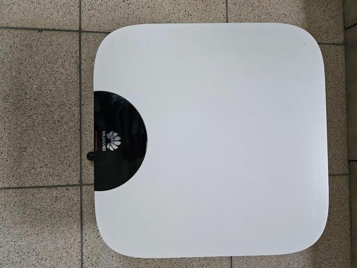 Omvormer Huawei, Doe-het-zelf en Bouw, Zonnepanelen en Toebehoren, Gebruikt, Overige typen, Ophalen