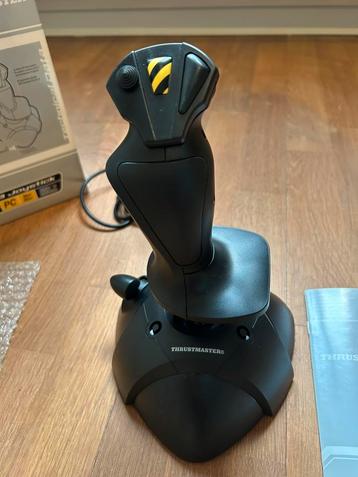 Thrustmaster USB joystick  beschikbaar voor biedingen