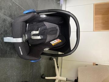Maxi Cosi cabriofix beschikbaar voor biedingen