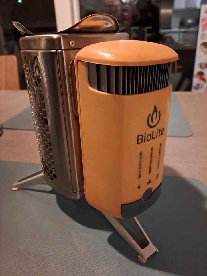 BioLite Campstove complete set, Caravans en Kamperen, Kampeeraccessoires, Zo goed als nieuw, Ophalen of Verzenden
