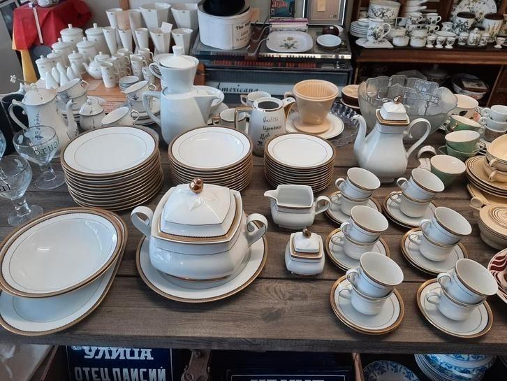 Service 12 personnes en porcelaine dorure Winterling Bavaria, Antiek en Kunst, Antiek | Servies compleet, Ophalen
