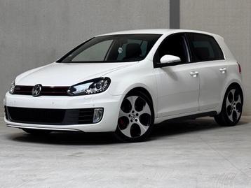 Volkswagen Golf 6 GTI | 211 pk | Handgeschakeld | Navi | LED beschikbaar voor biedingen