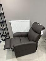 ELEKTRISCHE LEDEREN RELAXZETEL MET LIFTFUNCTIE! NIEUW! €795!, Huis en Inrichting, Ophalen of Verzenden, Nieuw, Leer, Relaxzetel, fauteuil, relaxfauteuil, relax zetel, relaxstoel,