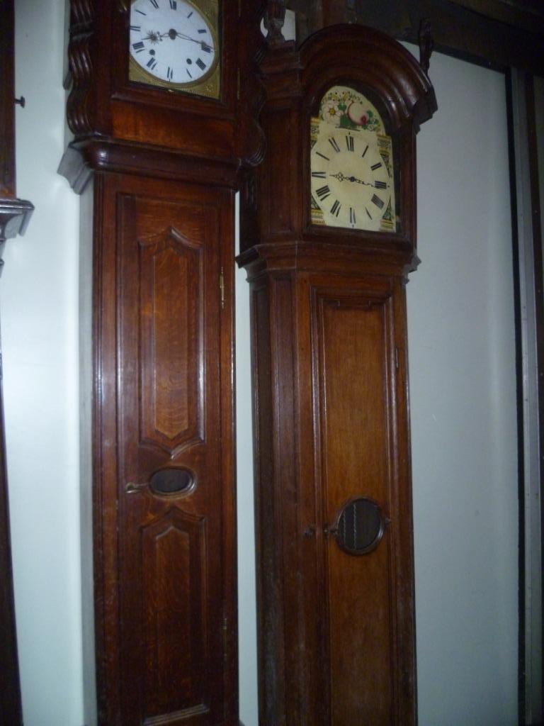 2 ANTIEKE STAANDE KLOKKEN, Enlèvement