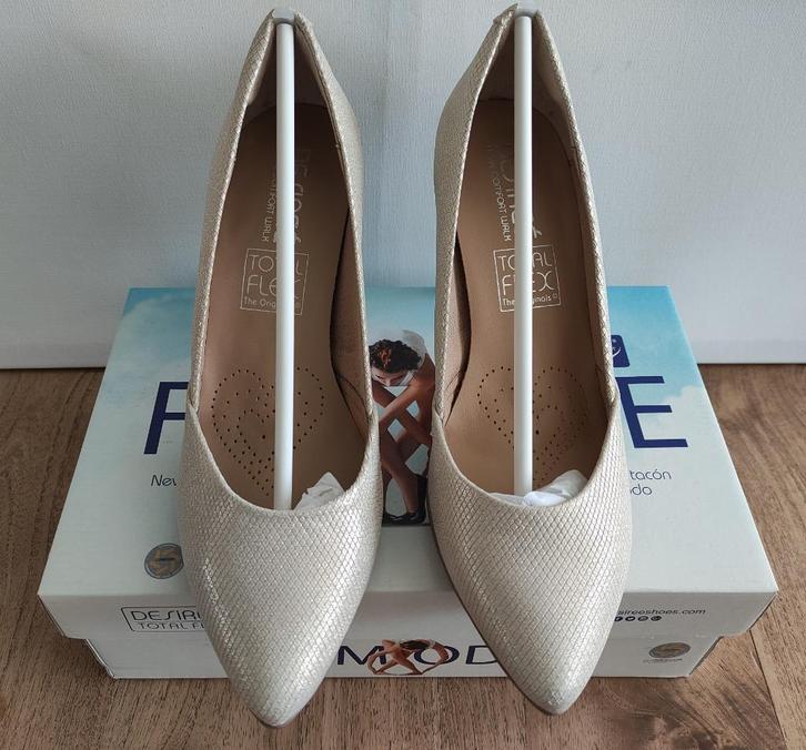 Pumps Desireé mt 40, Kleding | Dames, Schoenen, Nieuw, Pumps, Overige kleuren, Ophalen of Verzenden