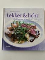 Kookboek "Lekker & licht 4 - Mediterrane gerechten", Europe, Utilisé, Enlèvement ou Envoi, Plat principal