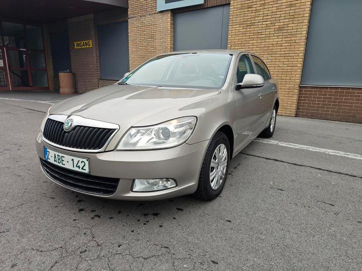 SKODA OCTAVIA 1.6tdi GEKEURD VOOR VERKOOP, Auto's, Skoda, Bedrijf, Octavia, Trekhaak, Diesel, Euro 5, Berline, 5 deurs, Handgeschakeld