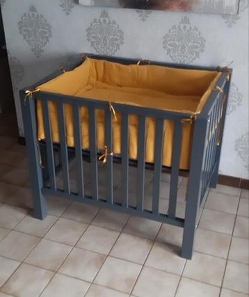 Babypark met toebehoren beschikbaar voor biedingen