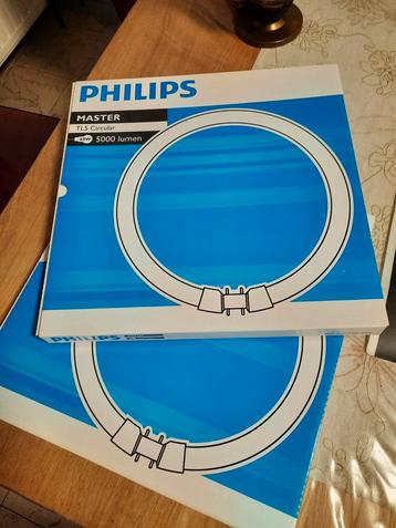 2 stuks Philips lampen. beschikbaar voor biedingen