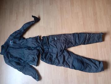 Motorkledij vrouw beschikbaar voor biedingen