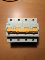 Eaton PLHT-C125/4 Disjoncteur modulaire, Bricolage & Construction, Utilisé, Envoi