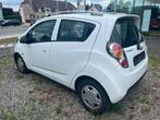 Chevrolet Spark (bj 2011), Stof, Gebruikt, https://public.car-pass.be/vhr/3abee4b7-190d-4d78-a692-6c8b239a8764, Wit
