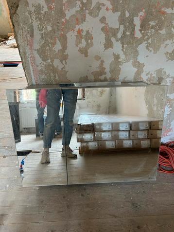 Meuble de salle de bain miroir avec éclairage–Kohler France beschikbaar voor biedingen