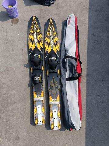 waterski , waterband en toebehoren, Enlèvement, Comme neuf, Skis nautiques, Avec gilet(s) de sauvetage