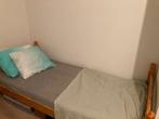 Grenen bed met lattenbodem., Ophalen, Zo goed als nieuw