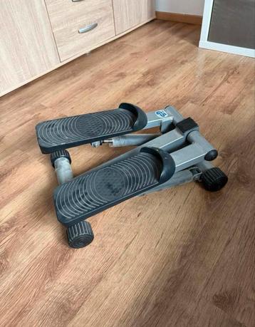 Compacte steptrainer - ideaal voor thuisworkouts. beschikbaar voor biedingen