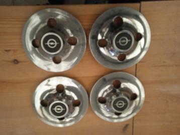 4 wieldoppen voor Opel oldtimer beschikbaar voor biedingen