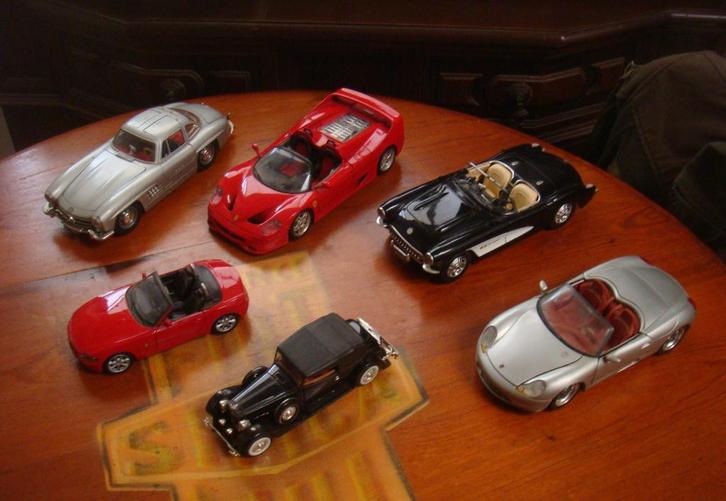 Burago 1:18 miniatuur auto's, Hobby en Vrije tijd, Modelauto's | 1:18, Auto, Burago, Ophalen of Verzenden