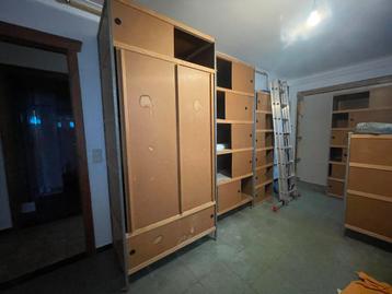 Opbergkasten beschikbaar voor biedingen