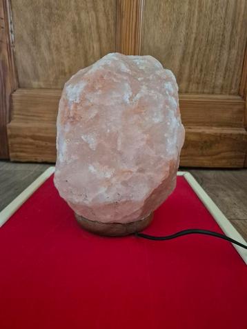 Zeer mooie zoutlamp beschikbaar voor biedingen