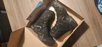 lowa 42  jamais porté...magasin 200 eur, Kleding | Heren, Schoenen, Ophalen