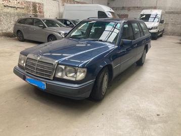 MERCEDES 230 TE EN TRES BEL ETAT AVEC CAR PASS, Auto's, Automaat, 4 cilinders, Blauw, Break