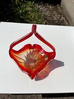 Plat rouge orangé de la cristallerie de Braine Le Comte, Antiek en Kunst, Antiek | Glaswerk en Kristal, Ophalen