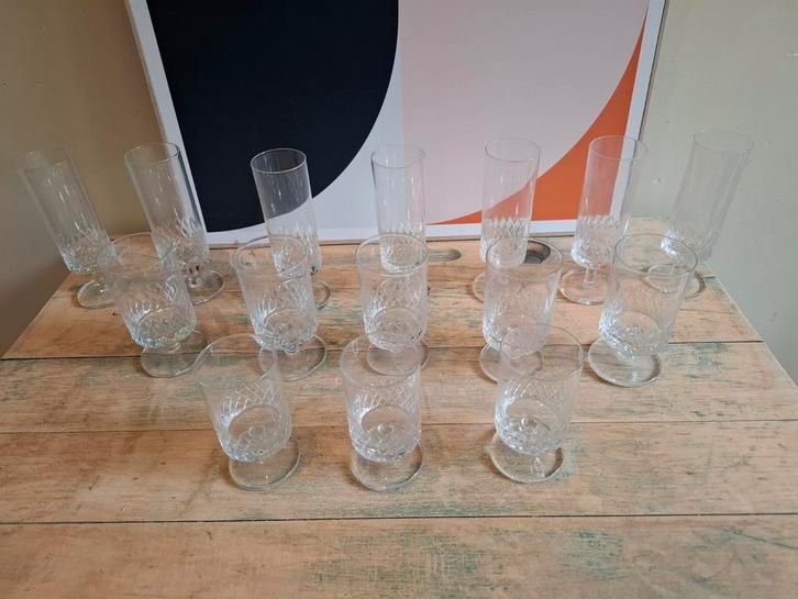 Feestelijk servies  - vintage - 15 glazen / verres, Verzamelen, Glas en Drinkglazen, Zo goed als nieuw, Overige typen, Ophalen