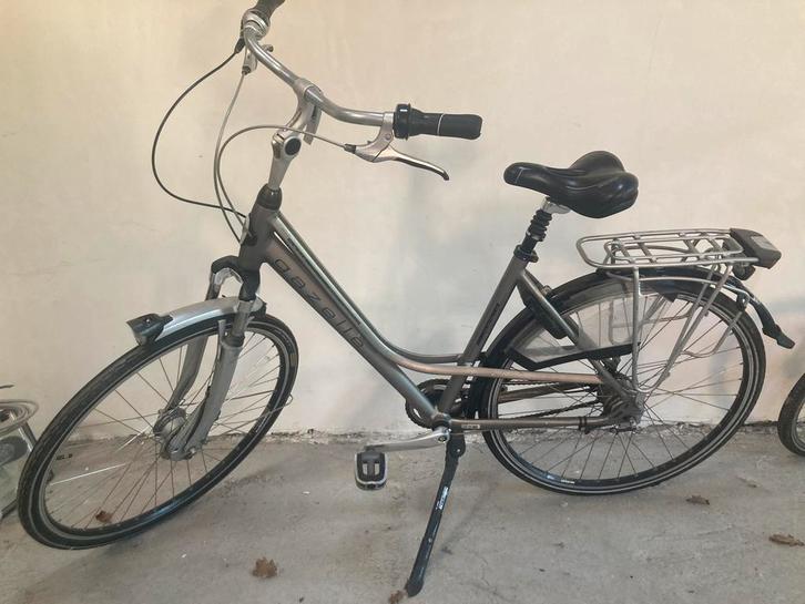 Damesfiets met geveerd zadel, Fietsen en Brommers, Fietsen | Dames | Damesfietsen, Gebruikt, Gazelle, Versnellingen, Ophalen of Verzenden