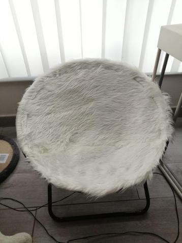 kattenstoel beschikbaar voor biedingen