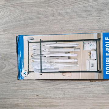 Kledingrek zwart kunststof  beschikbaar voor biedingen