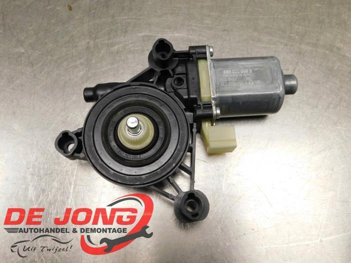 Moteur de vitre portière d'un Skoda Kodiaq, Autos : Pièces & Accessoires, Carrosserie & Tôlerie, Skoda, Utilisé, 3 mois de garantie