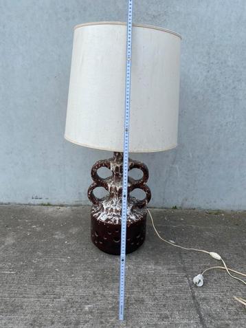 Mooie antieke lamp beschikbaar voor biedingen