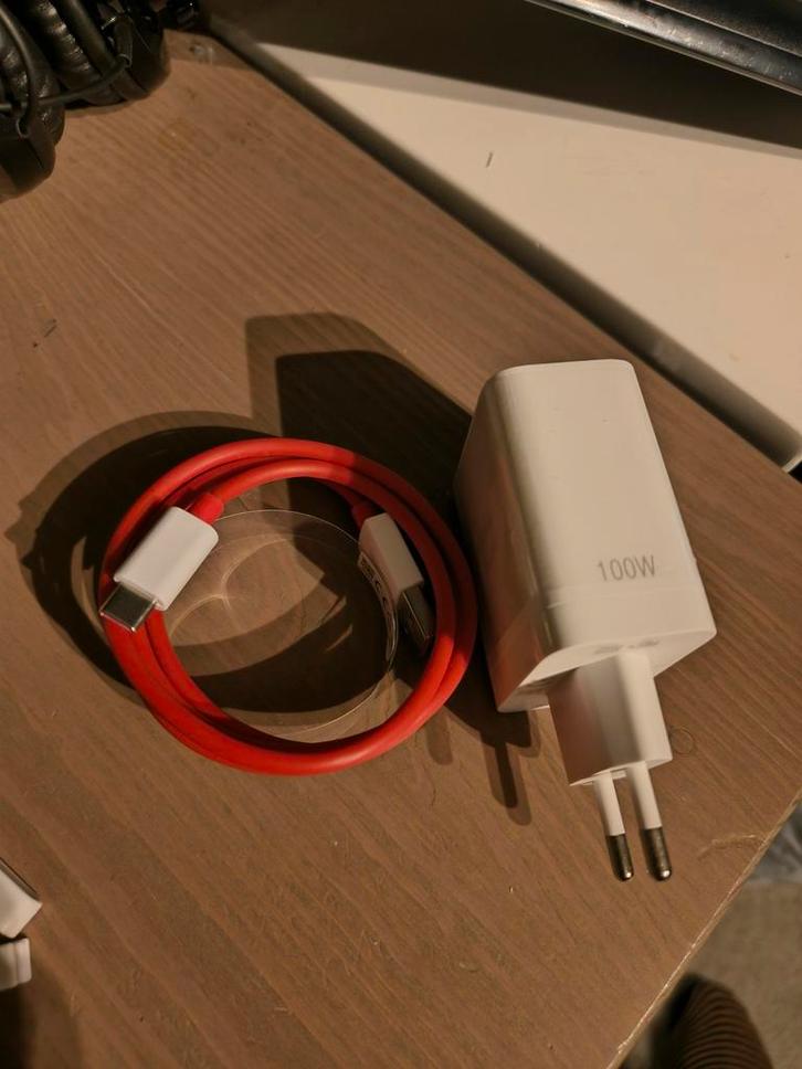 100W Usb-c super snel oplader . Mega fast charger !, Telecommunicatie, Mobiele telefoons | Telefoon-opladers, Zo goed als nieuw