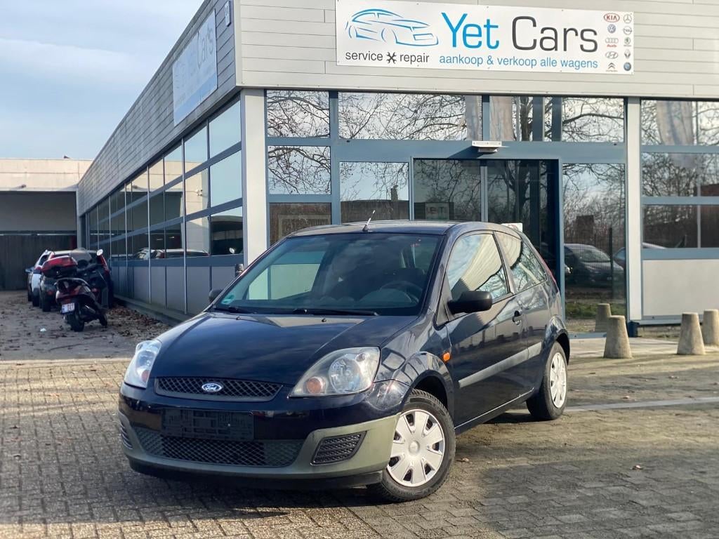 Ford Fiesta met keuring verkoop en benzine, Auto's, Voorwielaandrijving, Zwart, 4 cilinders, Leder en Stof