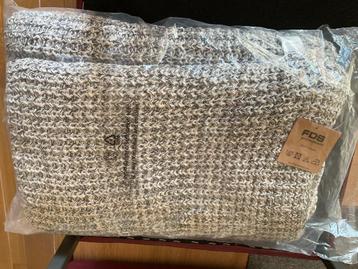 Gespikkelde grijze katoenen plaid beschikbaar voor biedingen