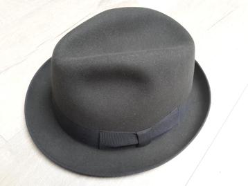 Mooie klassieke Brummel’s hoed, vintage, vilt, zijde & leder beschikbaar voor biedingen