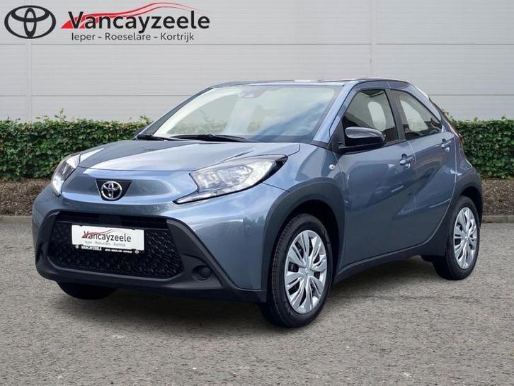 Toyota Aygo X play+comfortpack+cam+apple car, Auto's, Toyota, Aygo, Adaptive Cruise Control, Airbags, Airconditioning, Bluetooth