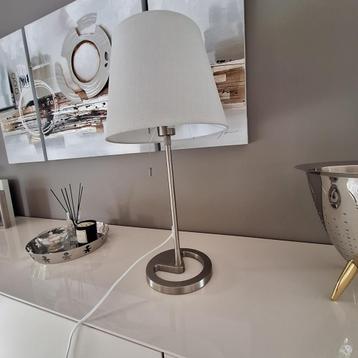 staande lamp beschikbaar voor biedingen