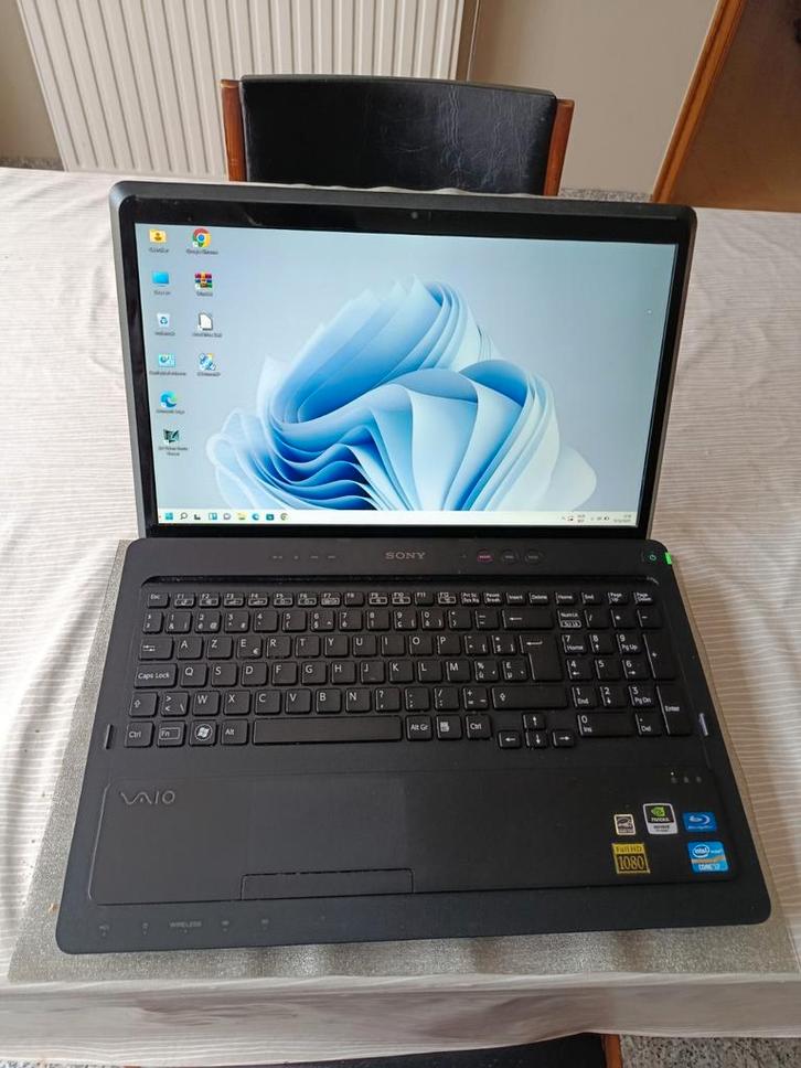 Intel core i7 laptop met windows 11, 240GB SSD, 8GB ram, Computers en Software, Overige Computers en Software, Zo goed als nieuw