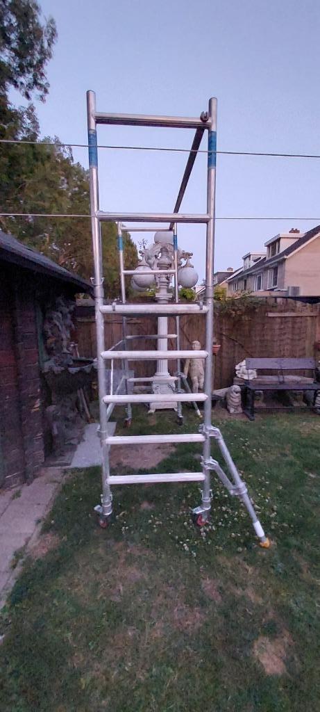 kamersteiger/steiger is ook buiten te gebruiken-nieuwstaat-, Doe-het-zelf en Bouw, Steigers, Zo goed als nieuw, Rolsteiger of Kamersteiger