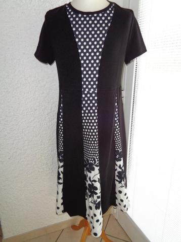 Robe longue marine / blanc. Taille 2XL beschikbaar voor biedingen