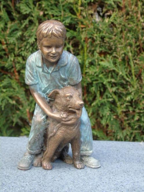bronzen beeld van een jongen en zijn hond., Antiek en Kunst, Antiek | Brons en Koper, Brons, Ophalen of Verzenden