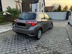 Toyota Yaris 1.0 VTI slechts 6900km 1e eigenaar, Auto's, Berline, Particulier, Yaris, Zilver of Grijs