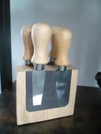 nieuw: magnetisch blok met kaasmessen, Huis en Inrichting, Keuken | Bestek, Ophalen, Nieuw, Overige materialen, Bestekset