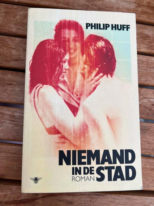 Philip Huff - Niemand in de stad, Boeken, Literatuur, Zo goed als nieuw, Ophalen of Verzenden